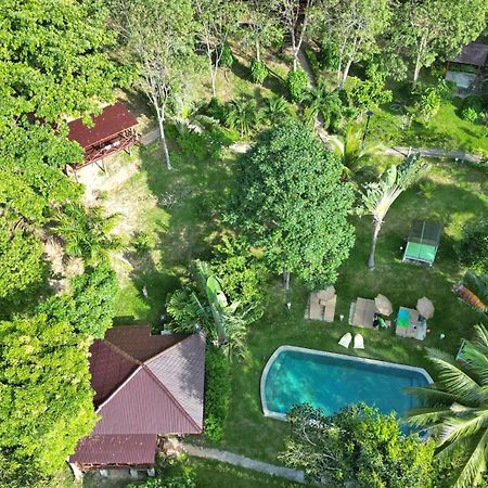Banyan Bay Villas Koh Jum Bagian luar foto