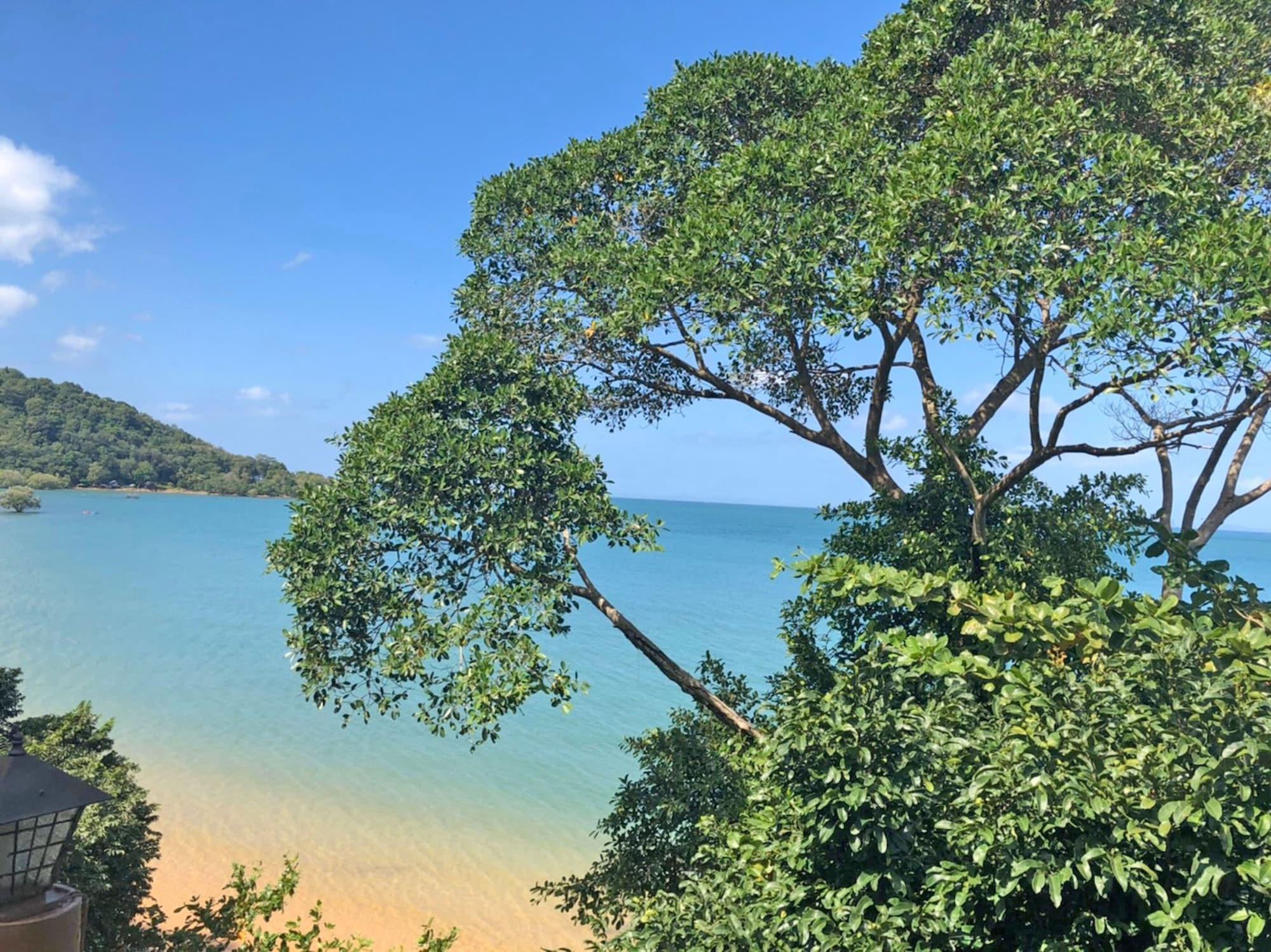Banyan Bay Villas Koh Jum Bagian luar foto
