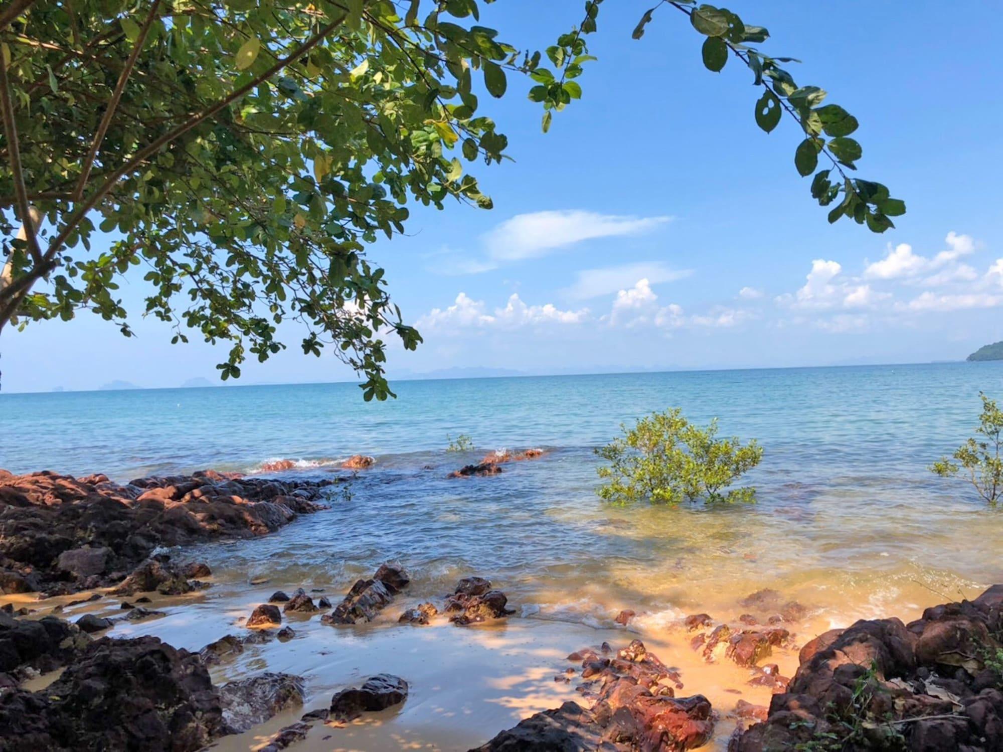 Banyan Bay Villas Koh Jum Bagian luar foto