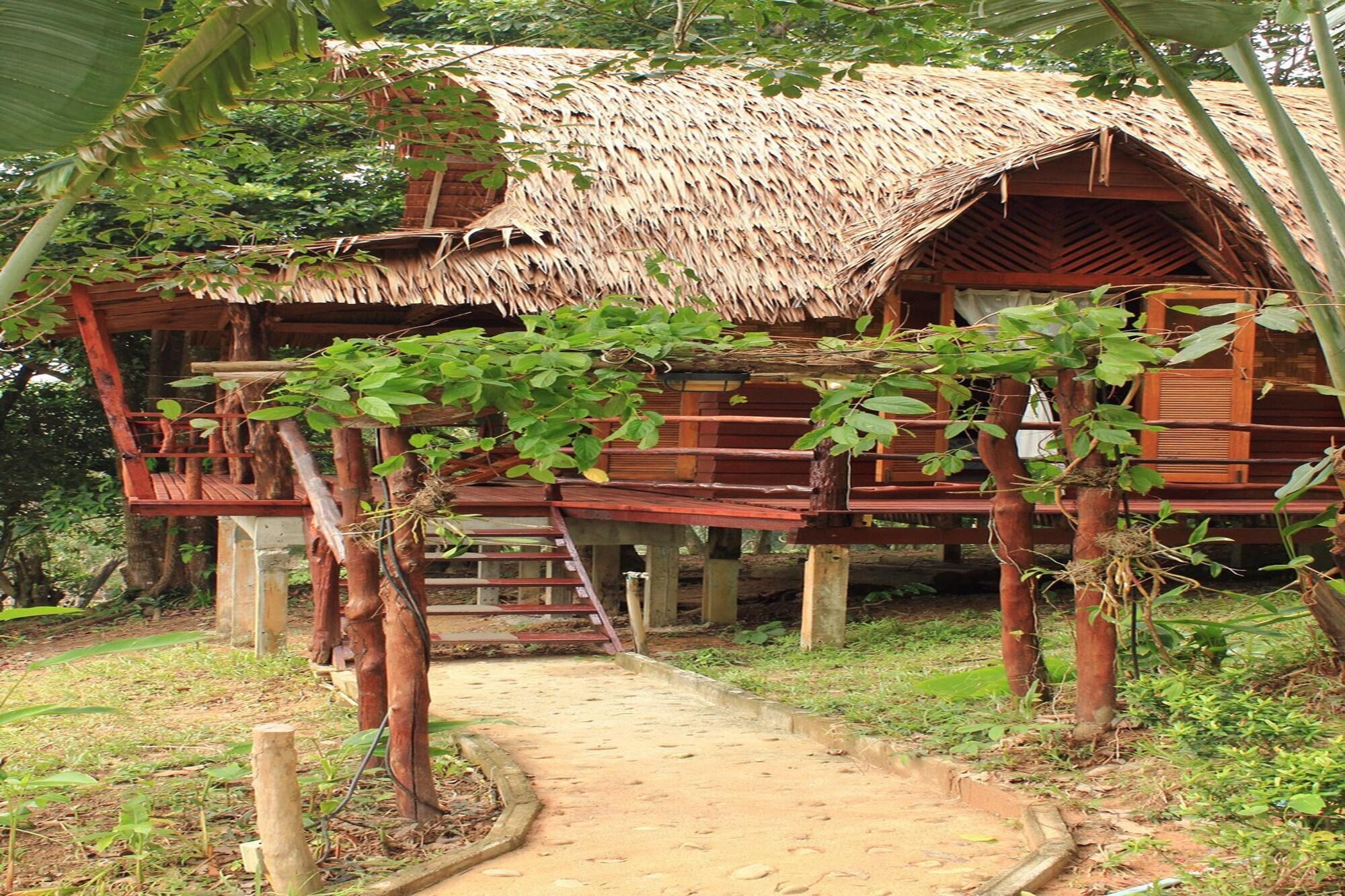 Banyan Bay Villas Koh Jum Bagian luar foto