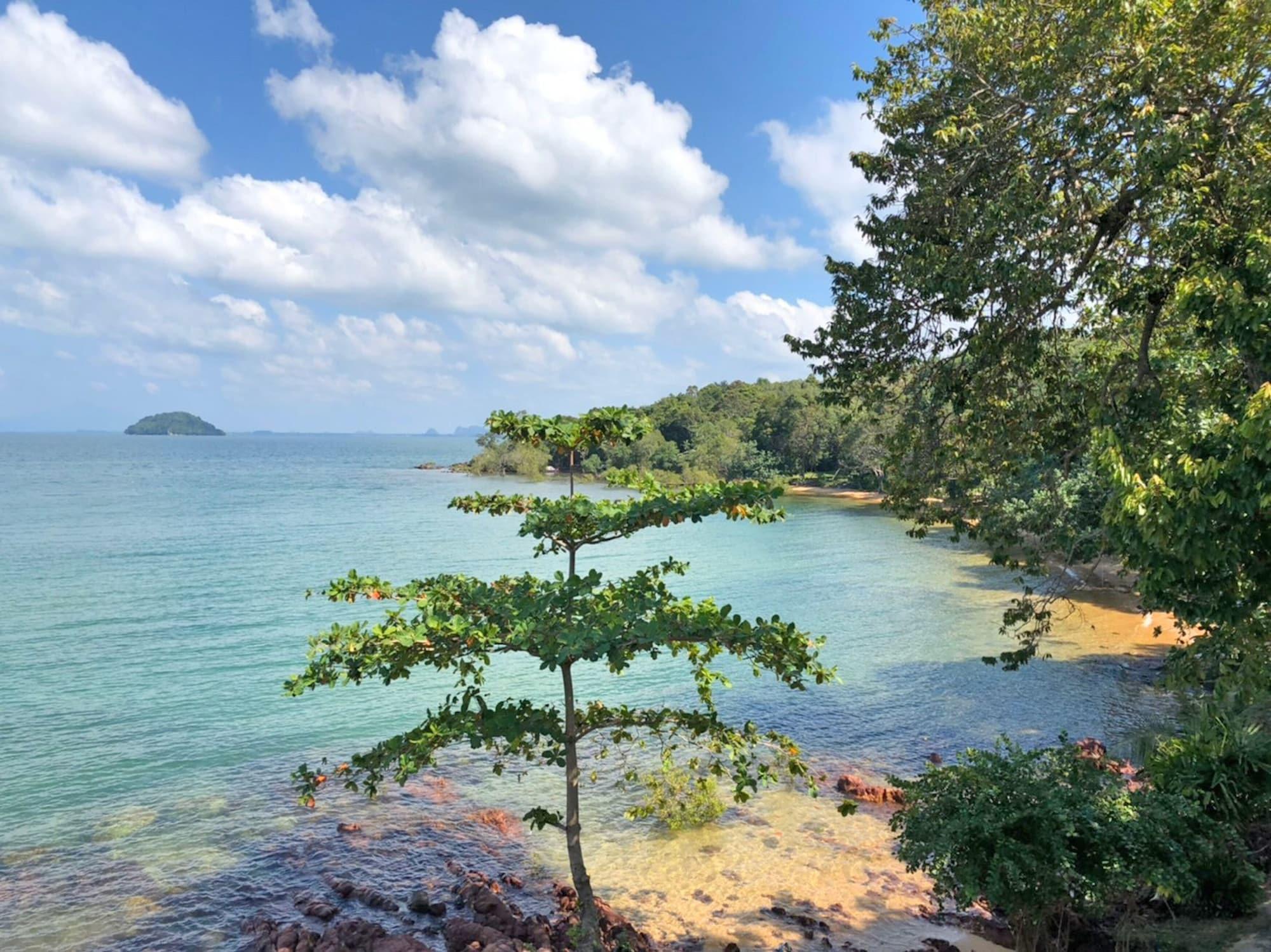 Banyan Bay Villas Koh Jum Bagian luar foto