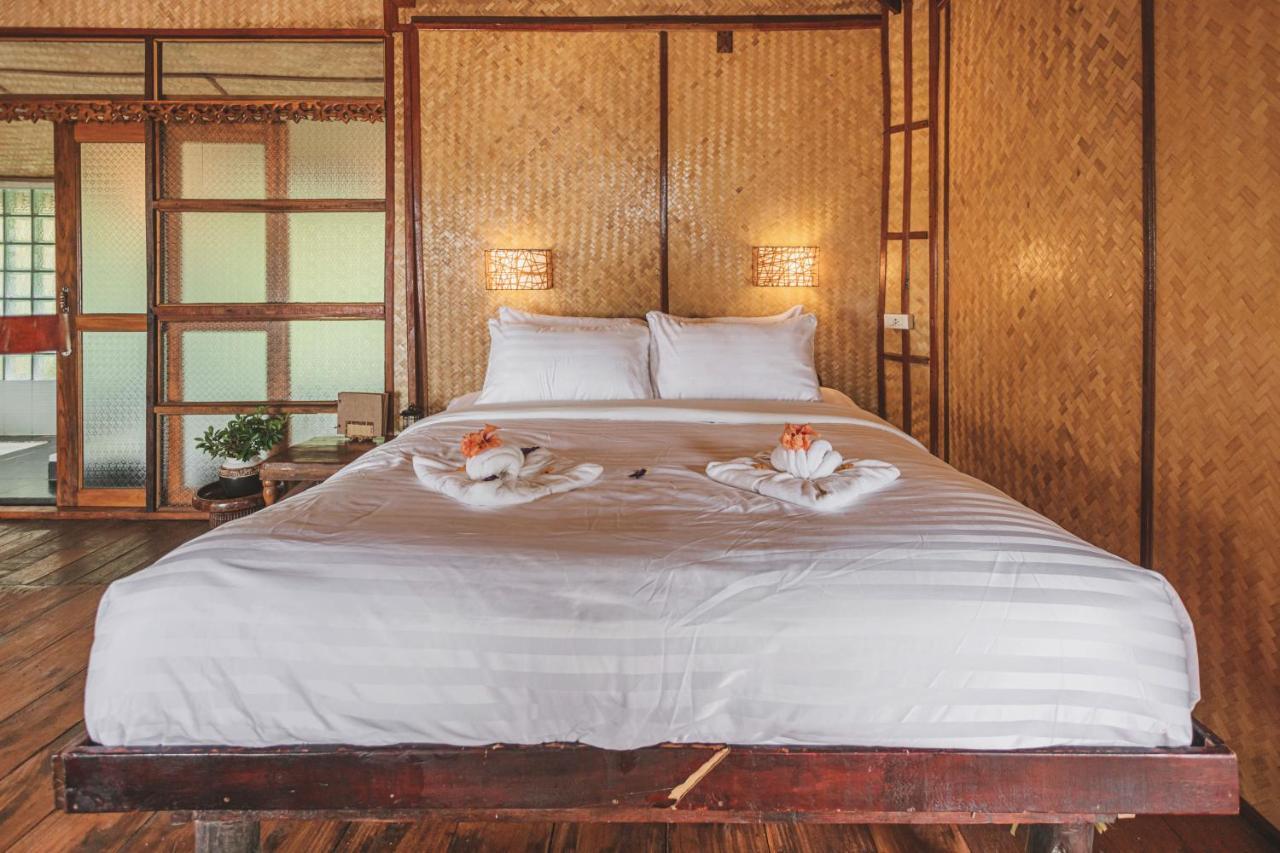 Banyan Bay Villas Koh Jum Bagian luar foto