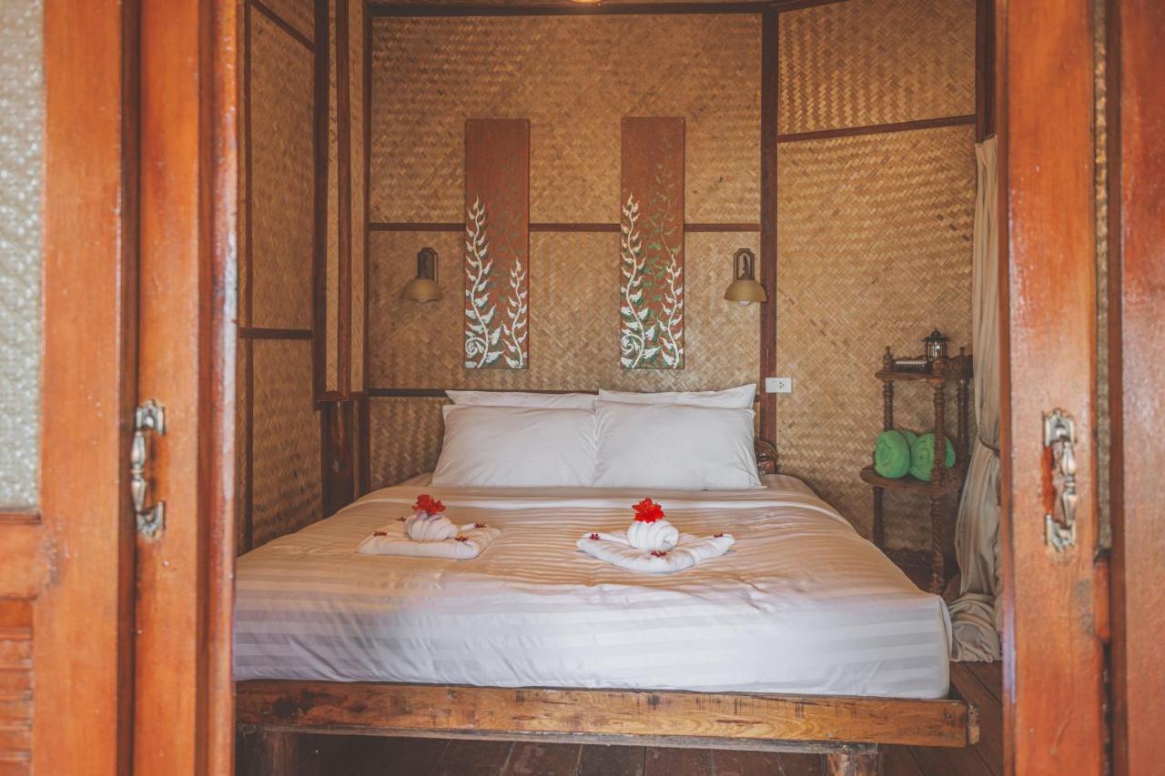 Banyan Bay Villas Koh Jum Bagian luar foto